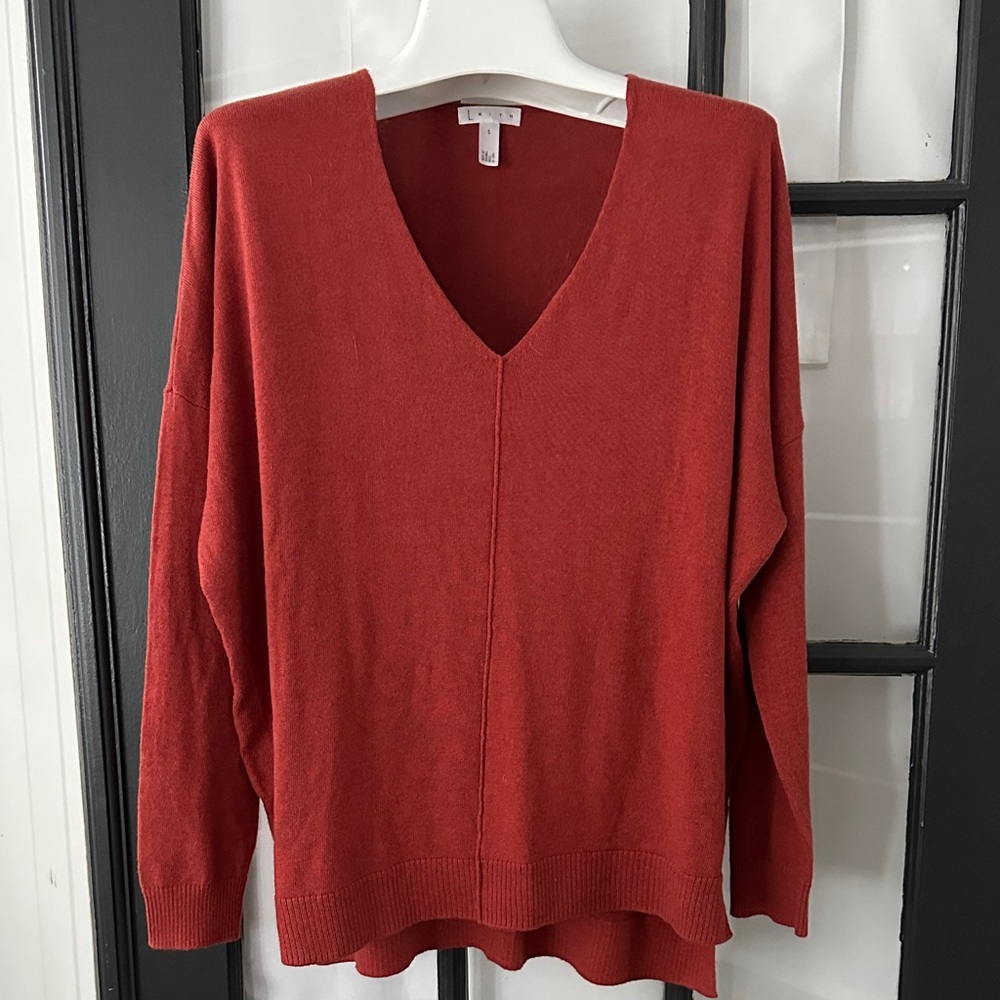 Leith V-Neck Sweater in Warm rust orange (small)